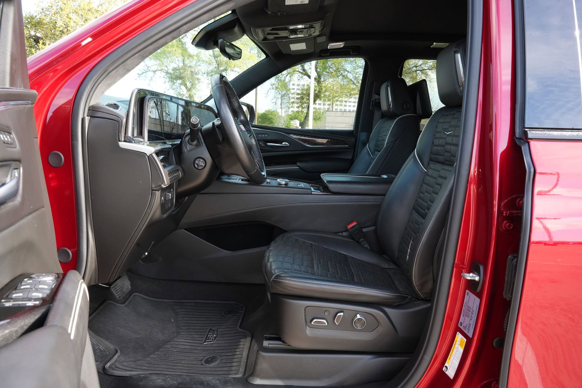 Certified 2024 Cadillac Escalade Sport Platinum w/ LPO, ONYX Package image 18