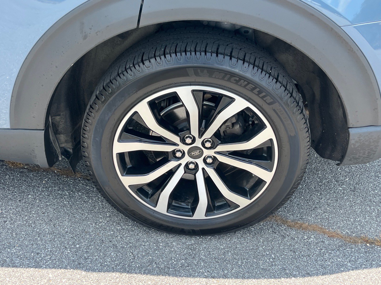 Certified 2025 Ford Explorer ST-Line w/ Premium Package RWD image 21