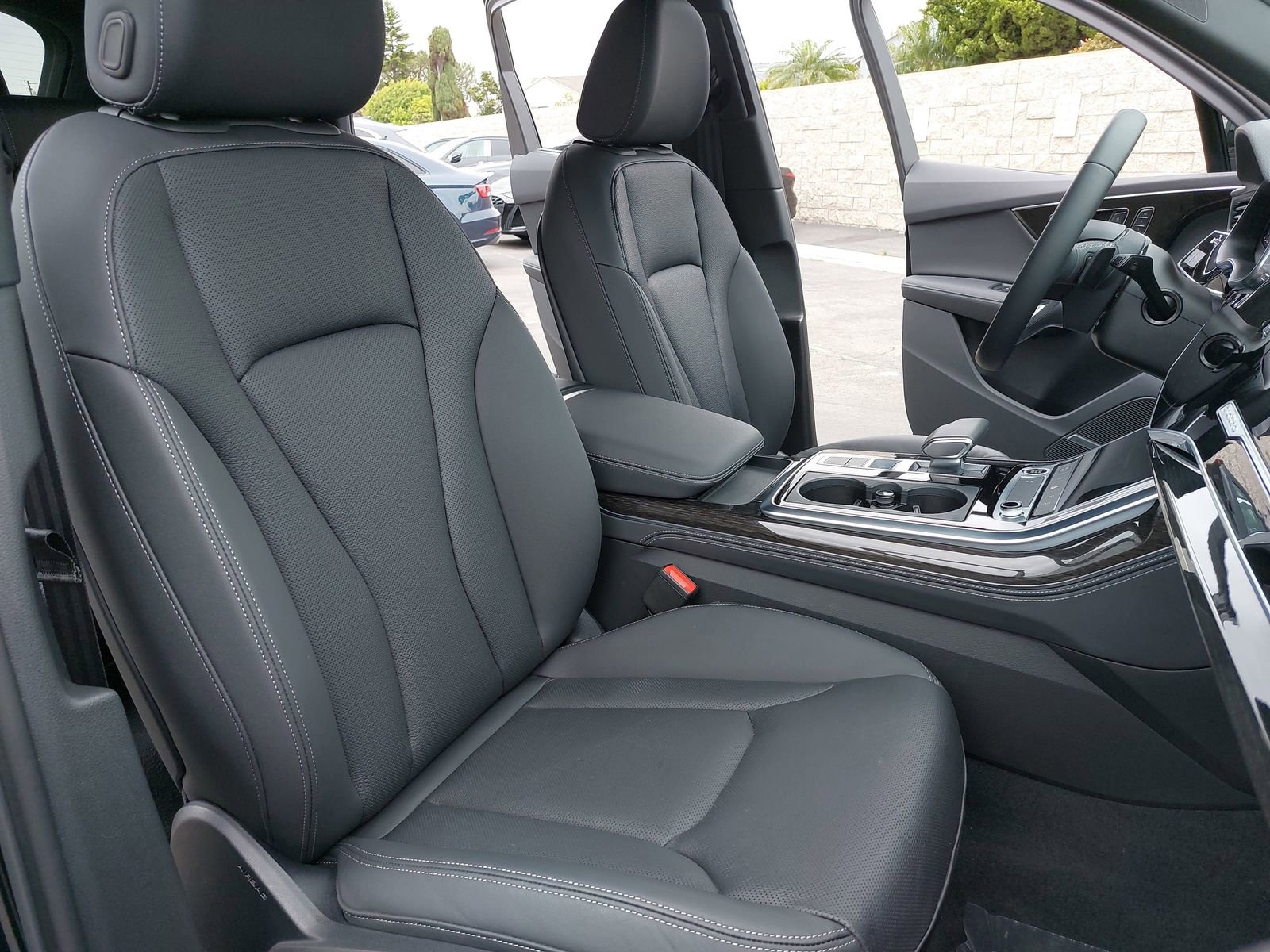 Used 2025 Audi Q7 3.0T Premium Plus w/ Premium Plus Package AWD/4WD image 10