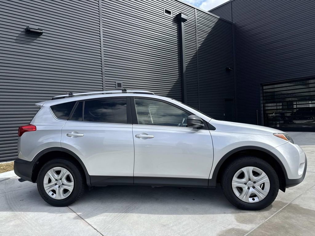 Used 2014 Toyota RAV4 LE image 10