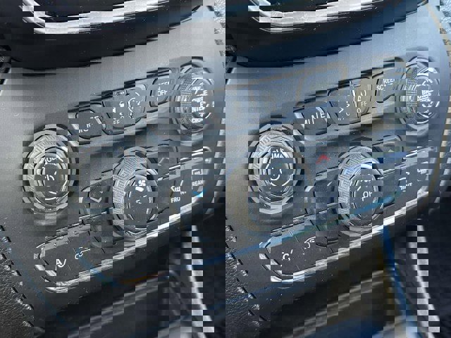 Used 2020 Jeep Cherokee Latitude Plus image 20