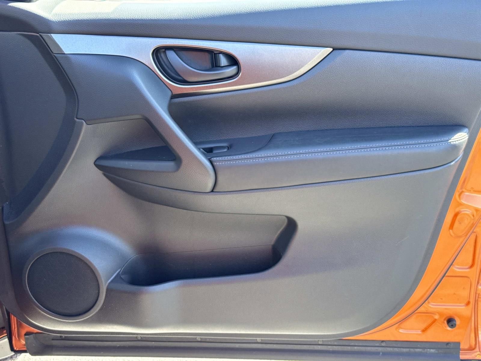 Used 2022 Nissan Rogue Sport S image 24