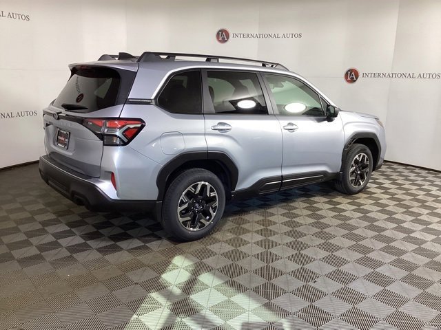 Used 2025 Subaru Forester Premium image 4