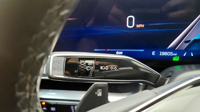 Used 2024 Cadillac Lyriq Tech RWD image 60
