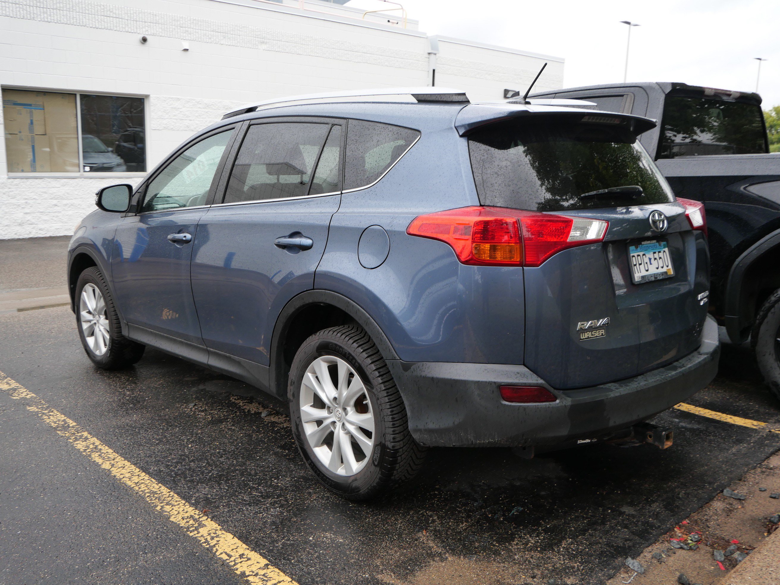 Used 2014 Toyota RAV4 Limited w/ Technology Package AWD/4WD image 6