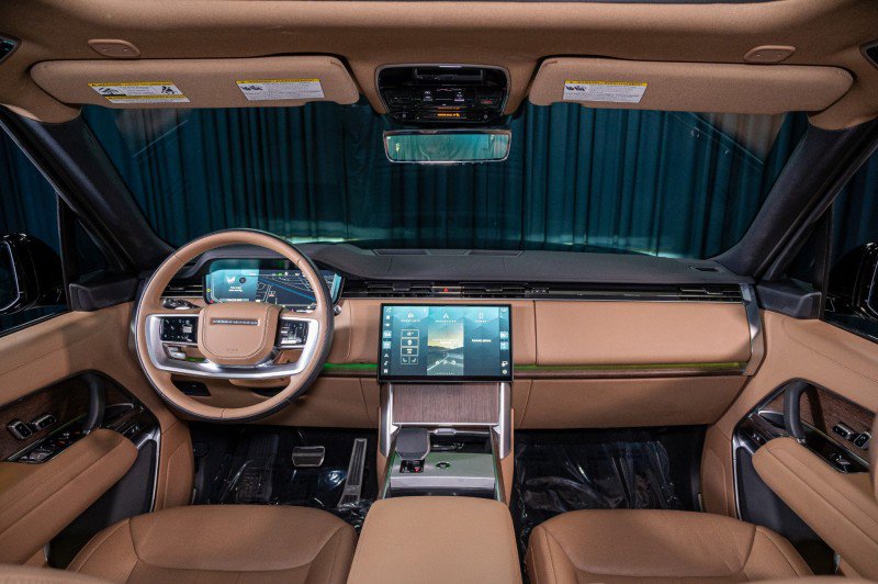Used 2024 Land Rover Range Rover Long Wheelbase SE image 30