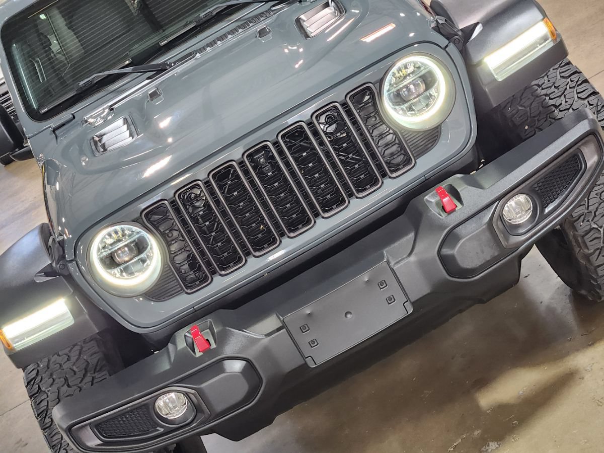 Used 2024 Jeep Wrangler Unlimited Rubicon w/ Technology Group AWD/4WD image 19