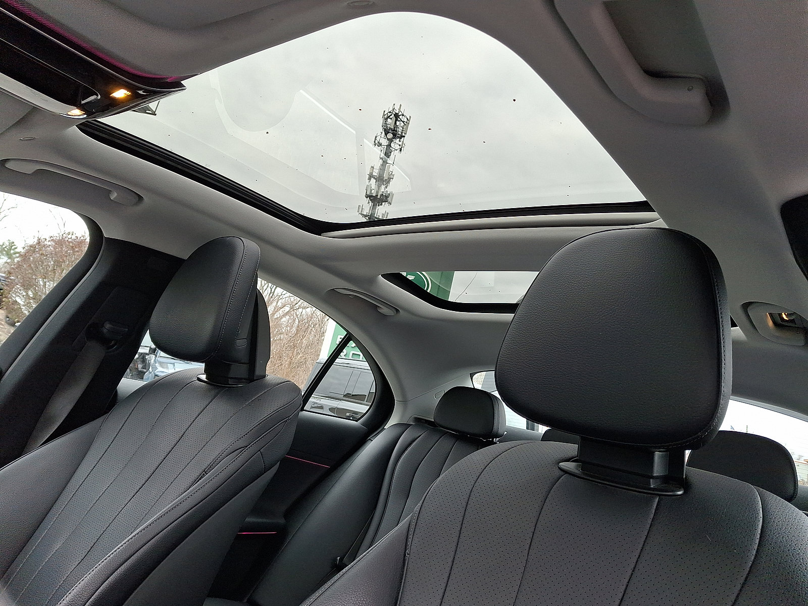 Used 2024 Mercedes-Benz E 350 4MATIC Sedan image 11