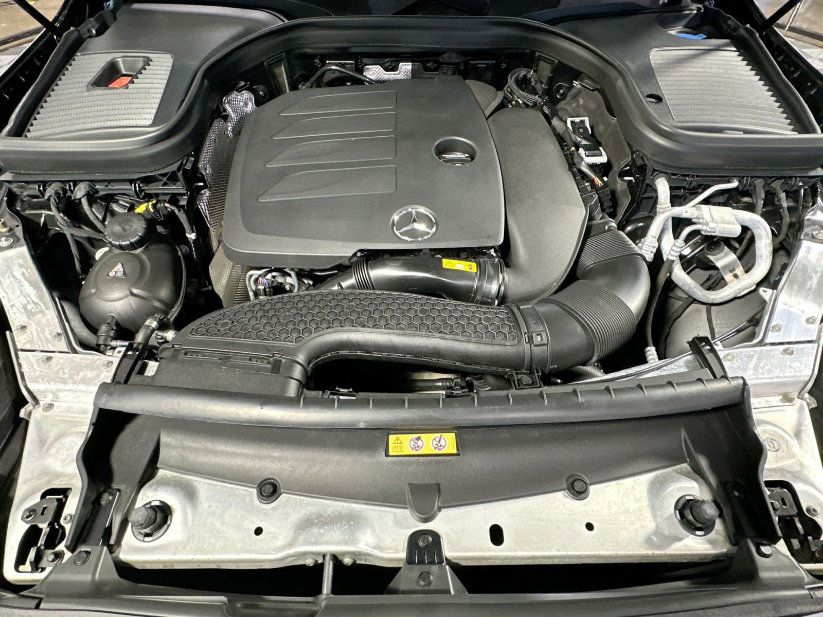 Used 2022 Mercedes-Benz GLC 300 4MATIC image 38