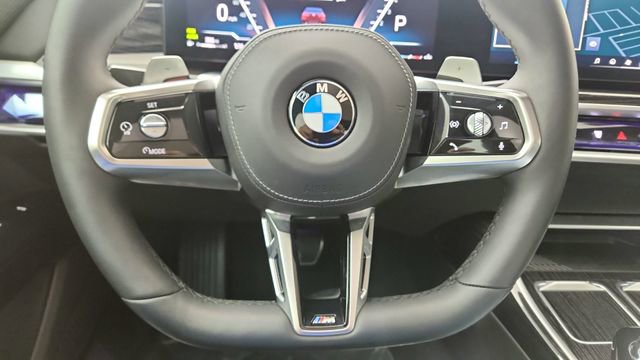 Used 2025 BMW 740i image 45