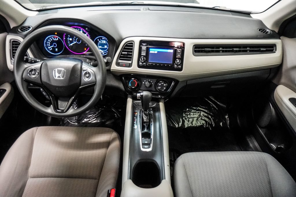 Used 2017 Honda HR-V LX image 10
