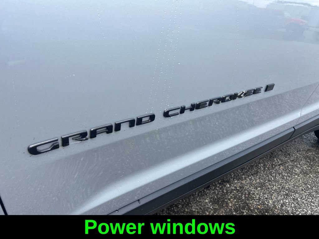 Certified 2024 Jeep Grand Cherokee Limited w/ Black Appearance Package RWD image 20