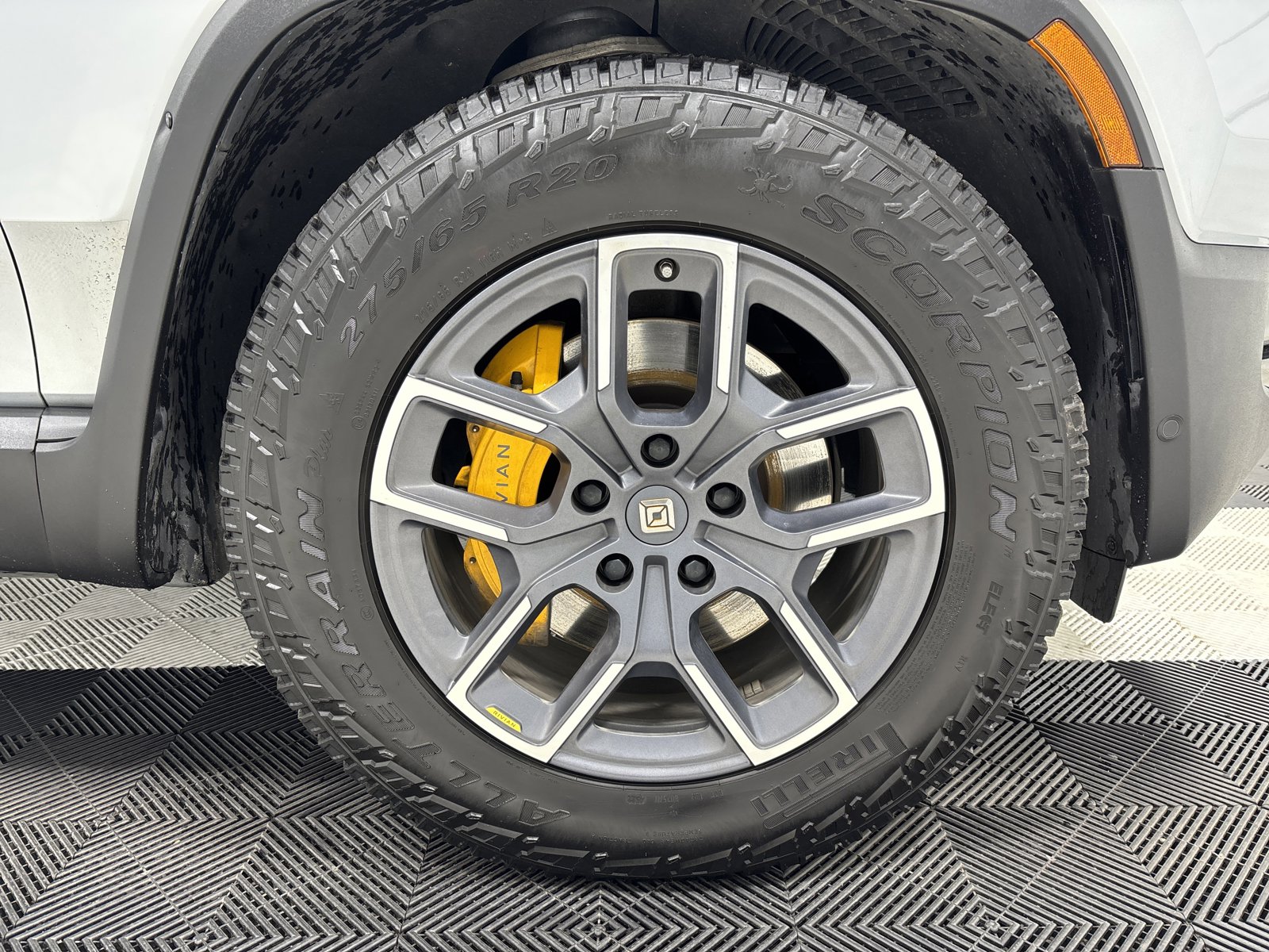 Used 2023 Rivian R1T Adventure image 11