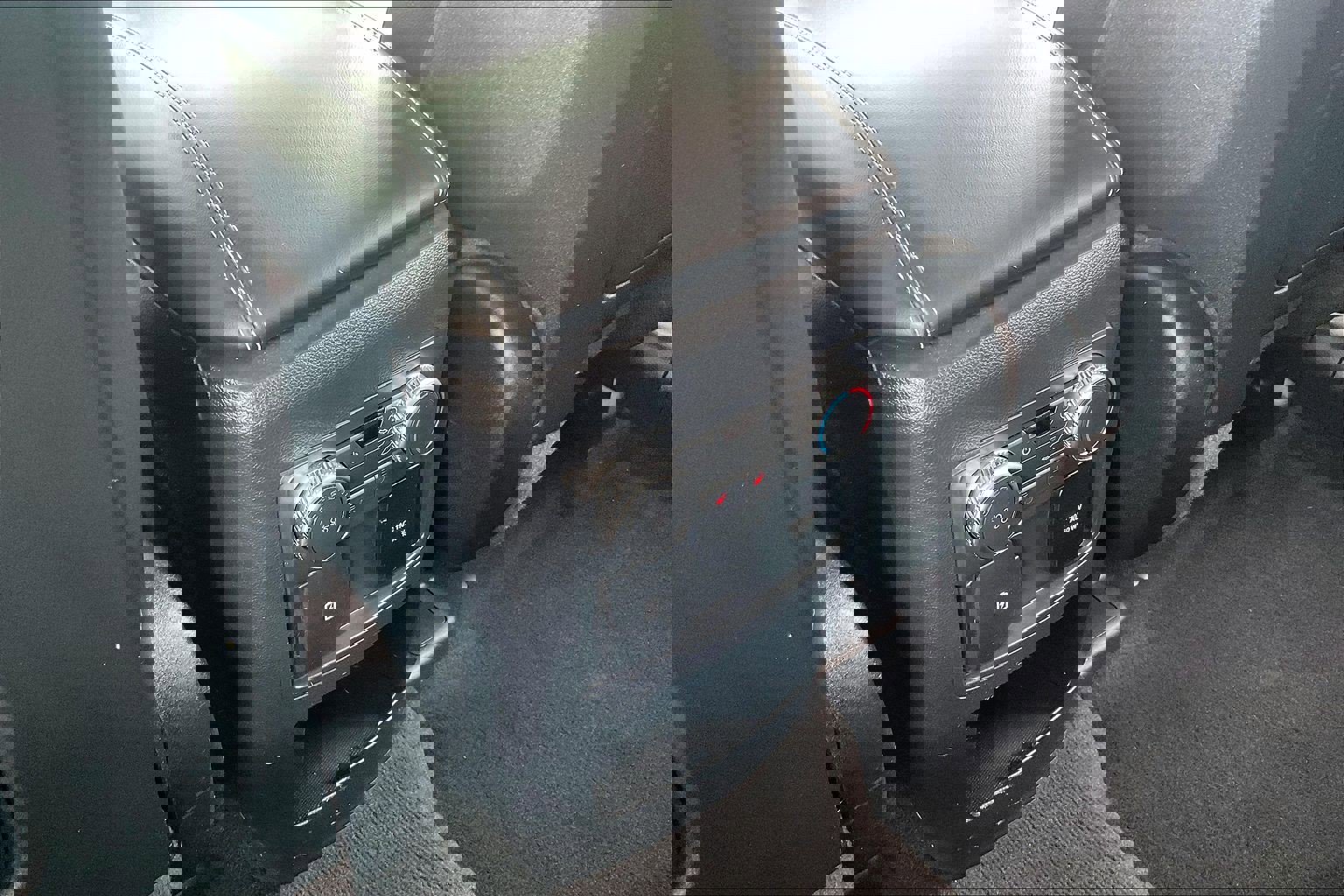 Used 2020 Ford Explorer ST w/ ST Street Pack image 41