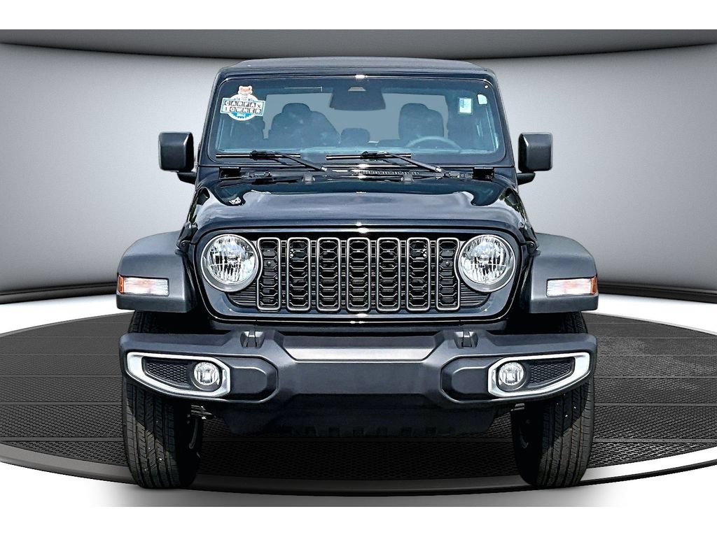 Used 2026 Jeep Gladiator Sport AWD/4WD image 4