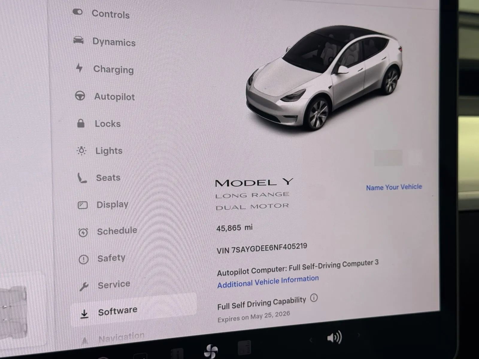 Used 2022 Tesla Model Y Long Range image 15