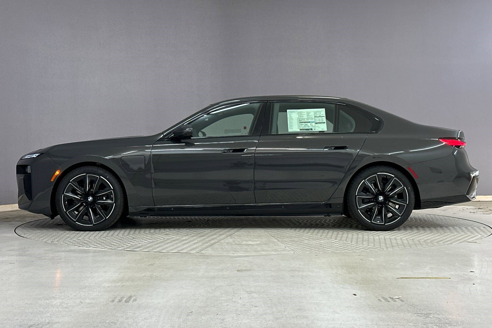 New 2026 BMW 750e xDrive w/ Executive Package AWD/4WD image 2