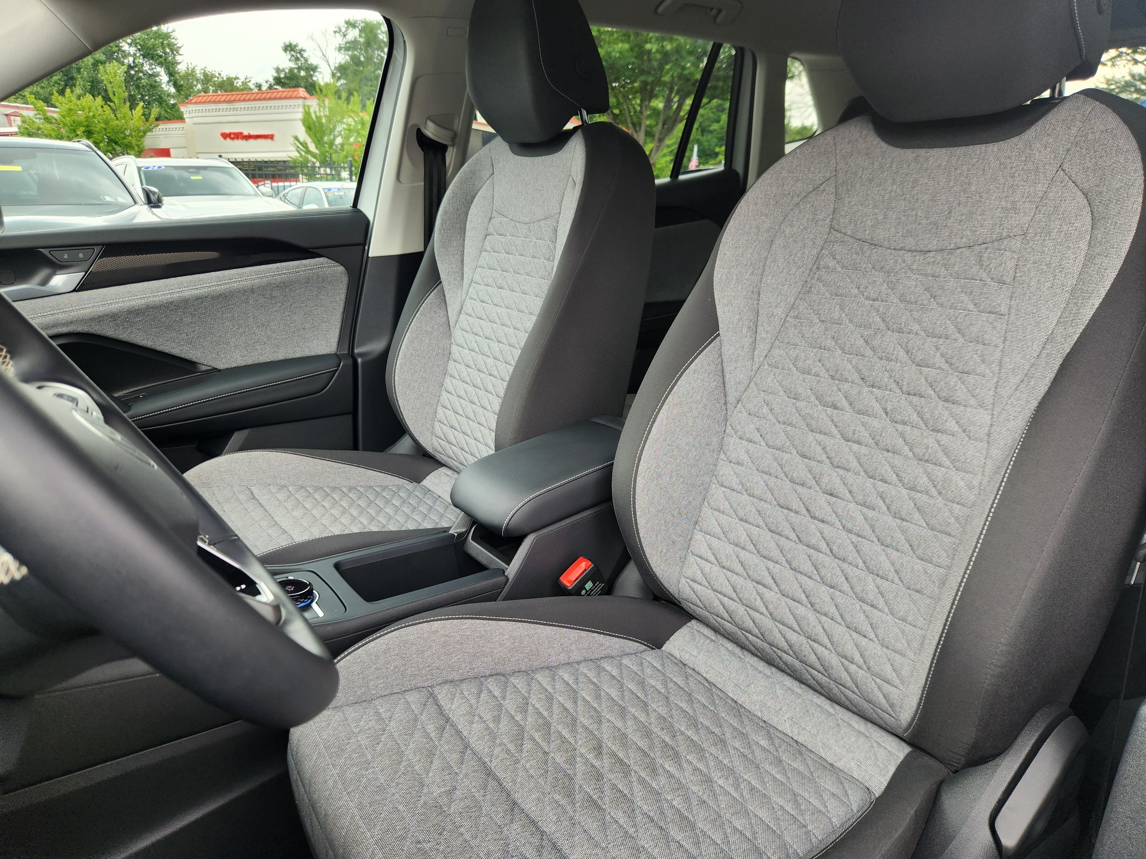 Certified 2025 Volkswagen Tiguan S AWD/4WD image 7
