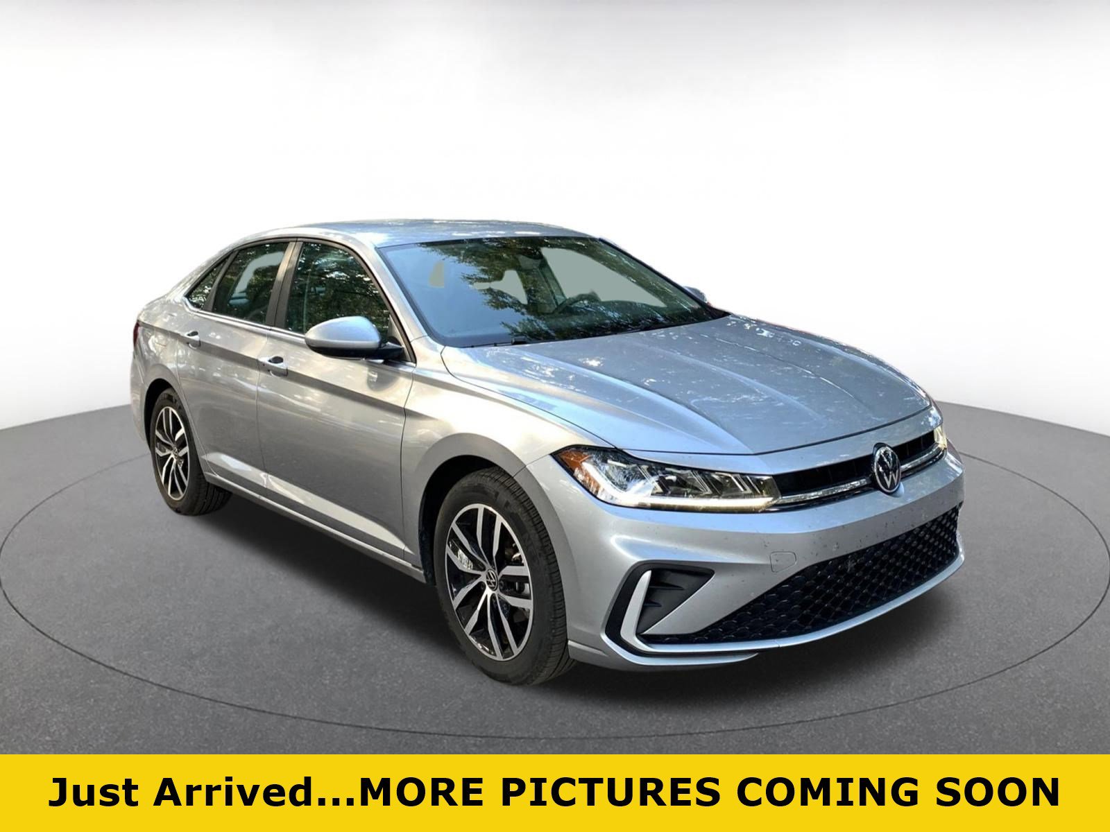 Used 2025 Volkswagen Jetta SE