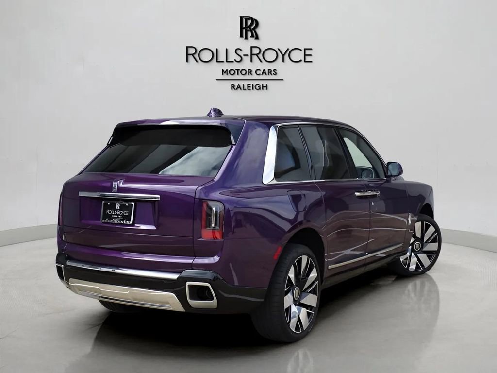 New 2025 Rolls-Royce Cullinan image 3