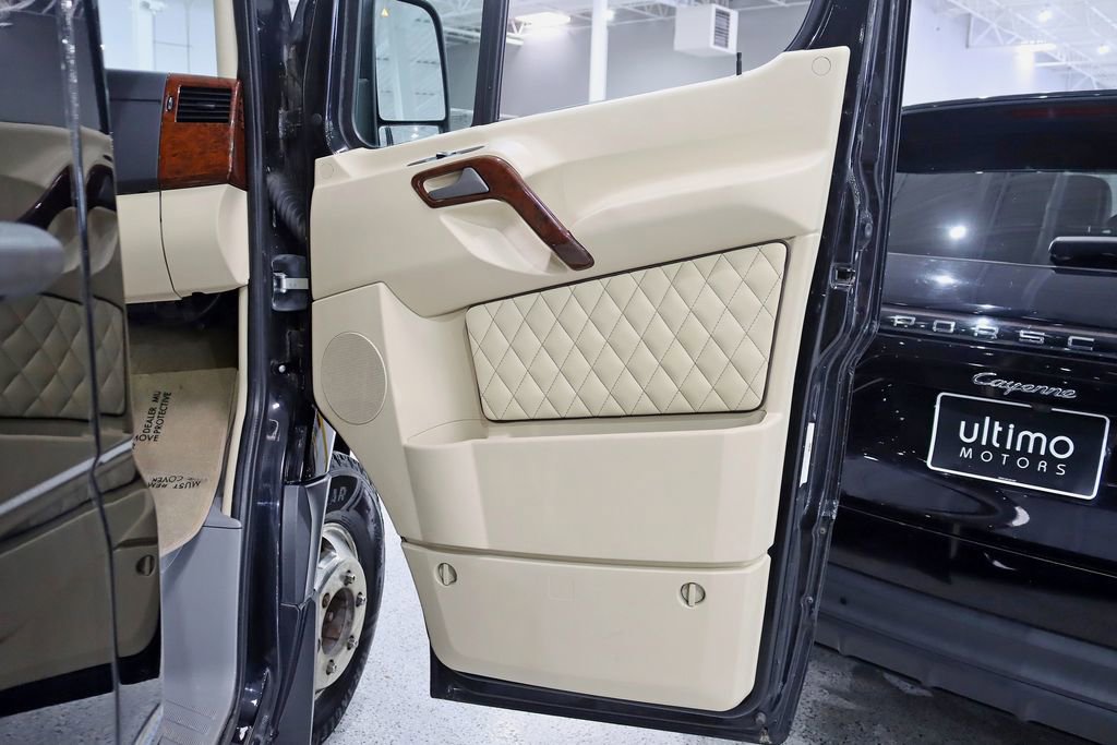 Used 2015 Mercedes-Benz Sprinter 3500 image 34