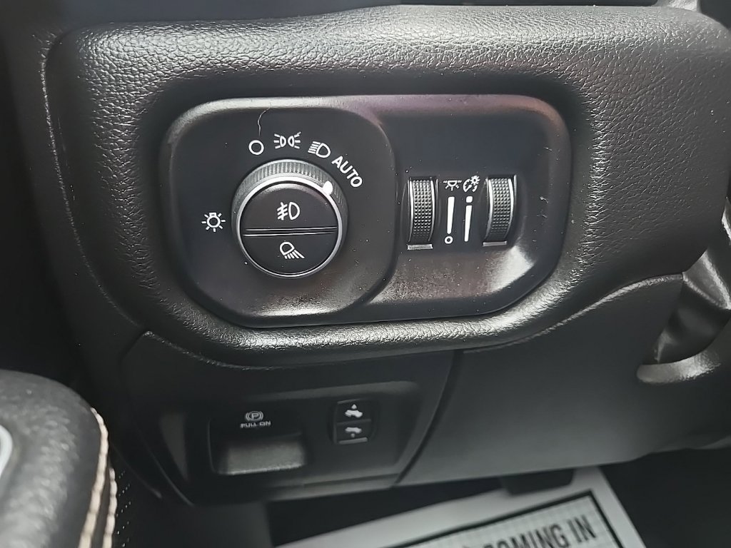 Used 2023 RAM 1500 Laramie AWD/4WD image 13