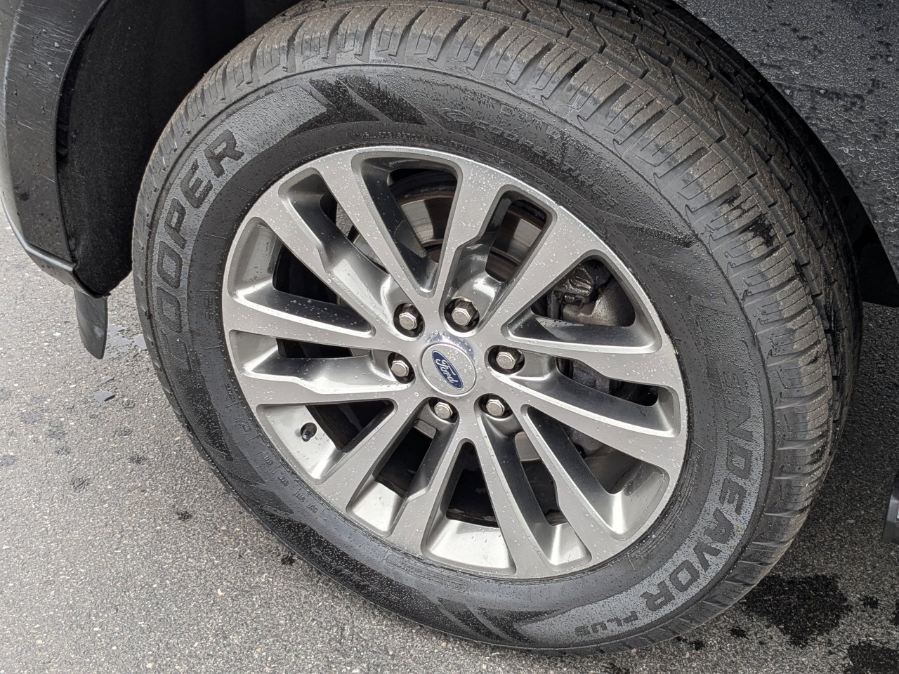 Used 2018 Ford Expedition Limited w/ Equipment Group 301A image 11