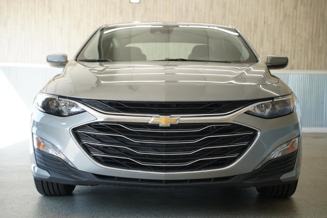 Used 2025 Chevrolet Malibu LT image 3