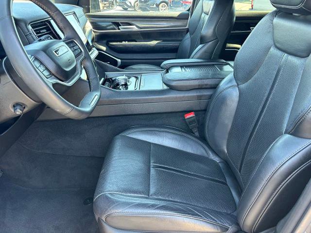 Used 2024 Jeep Wagoneer L Series III w/ Flexible Seating Group AWD/4WD image 14
