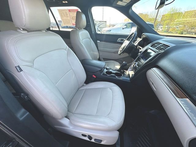 Used 2019 Ford Explorer Limited w/ Class III Trailer Tow Package AWD/4WD image 28