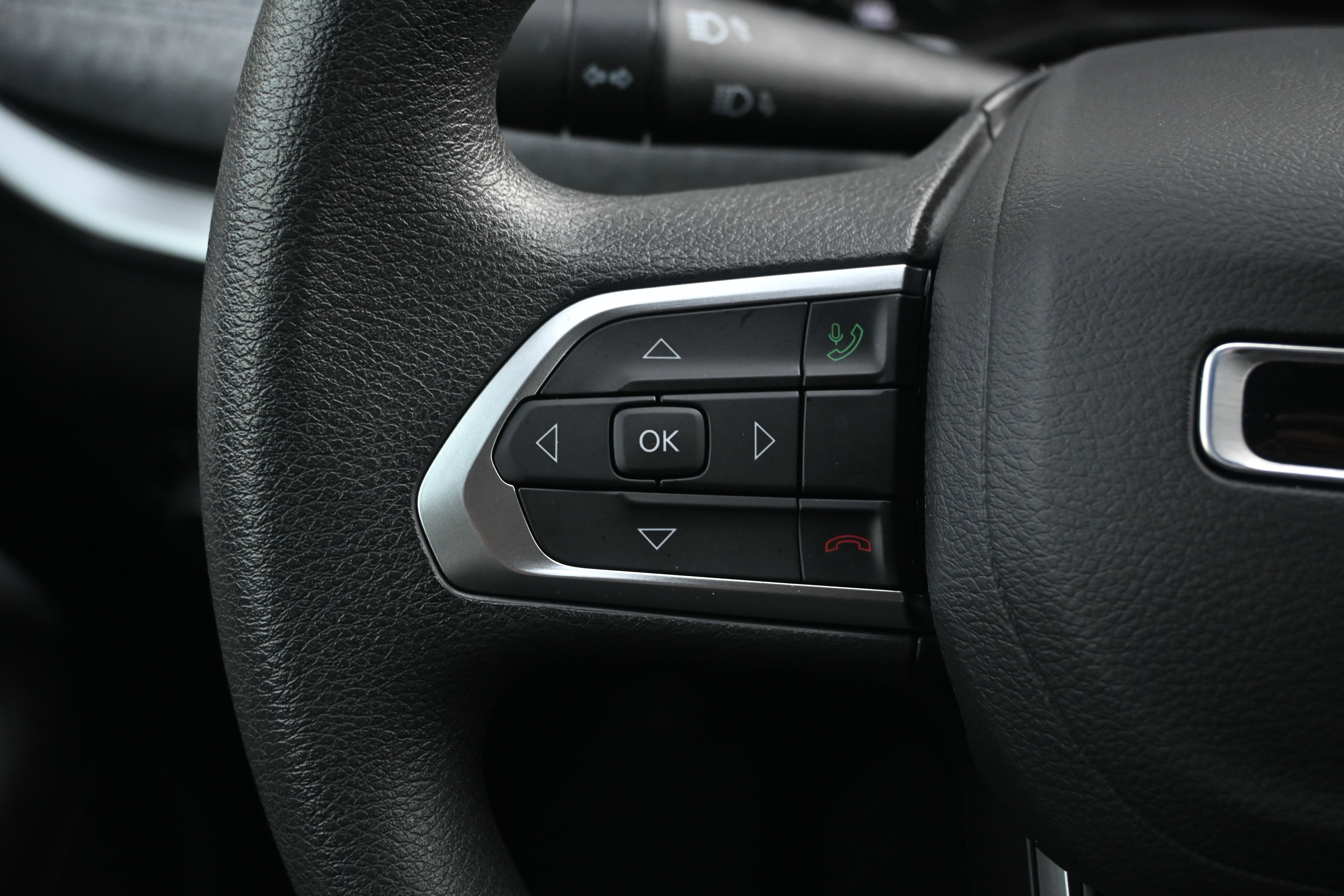 Used 2024 Jeep Compass Sport image 30