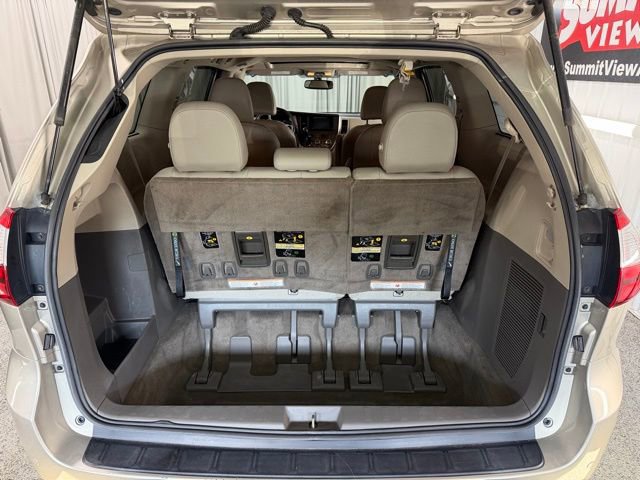 Used 2017 Toyota Sienna XLE w/ XLE Navigation Package AWD/4WD image 9