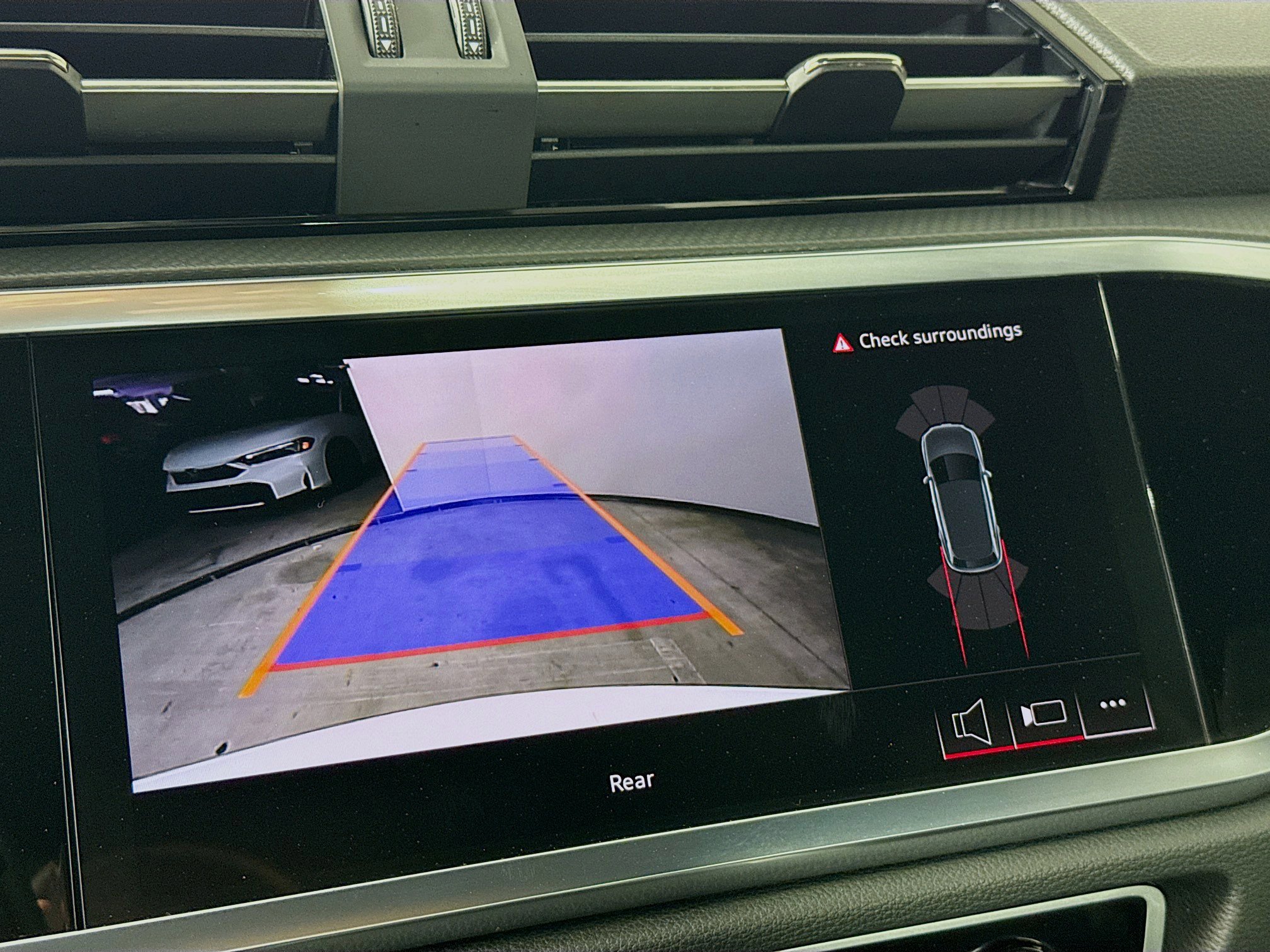 Used 2025 Audi Q3 2.0T Premium image 14