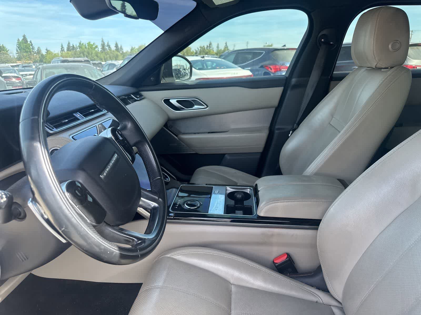 Used 2018 Land Rover Range Rover Velar R-Dynamic SE image 20