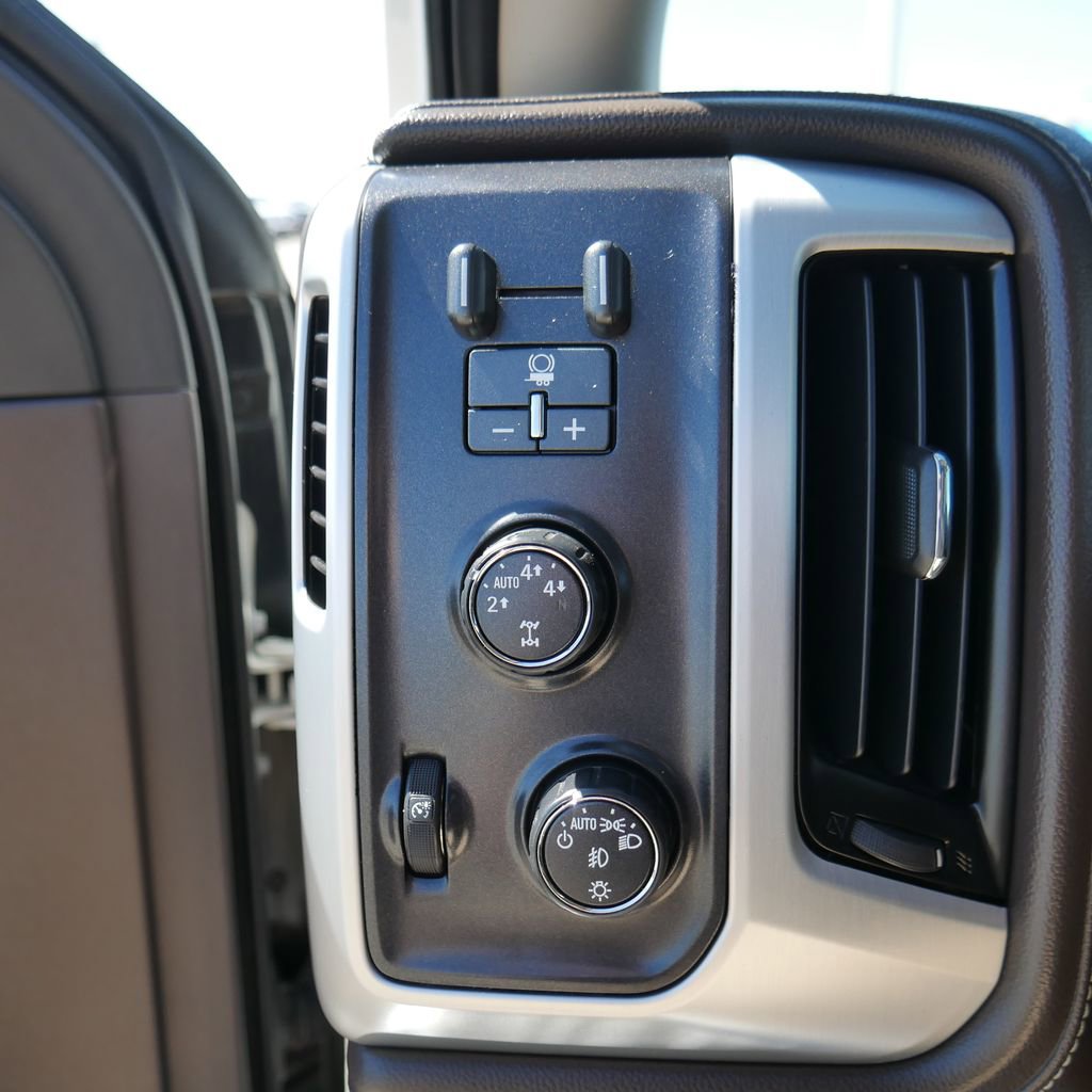 Used 2015 GMC Sierra 1500 SLT w/ SLT Crew Cab Value Package image 42