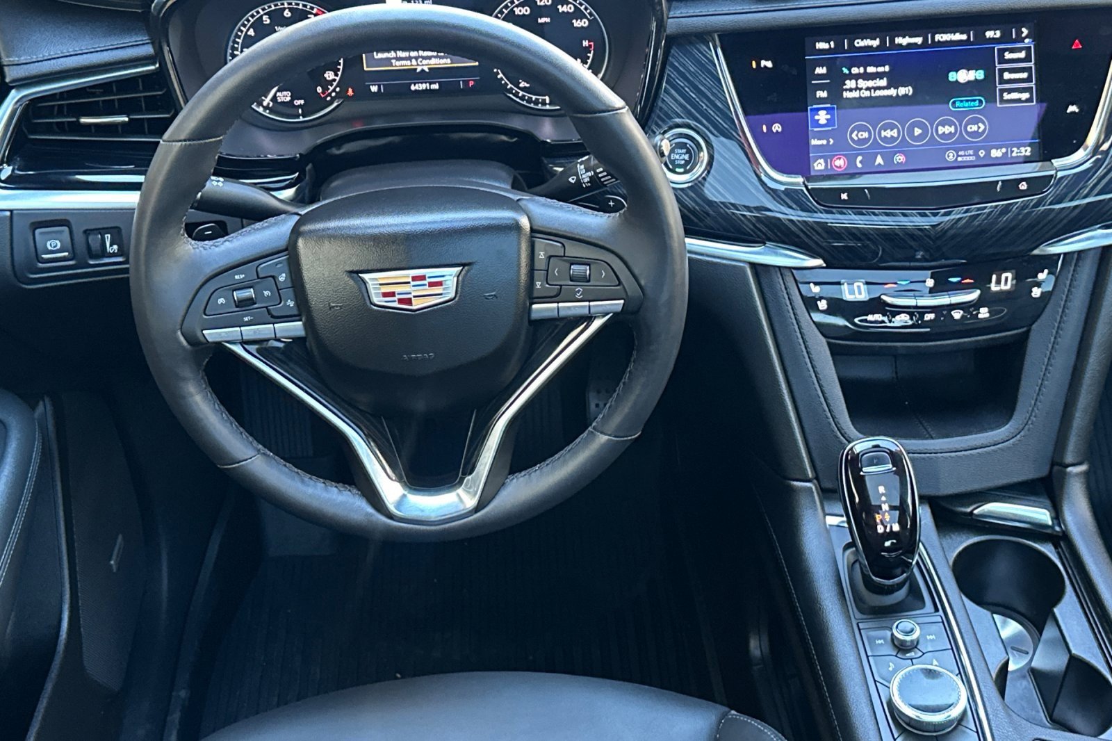 Used 2024 Cadillac XT6 Premium Luxury image 17