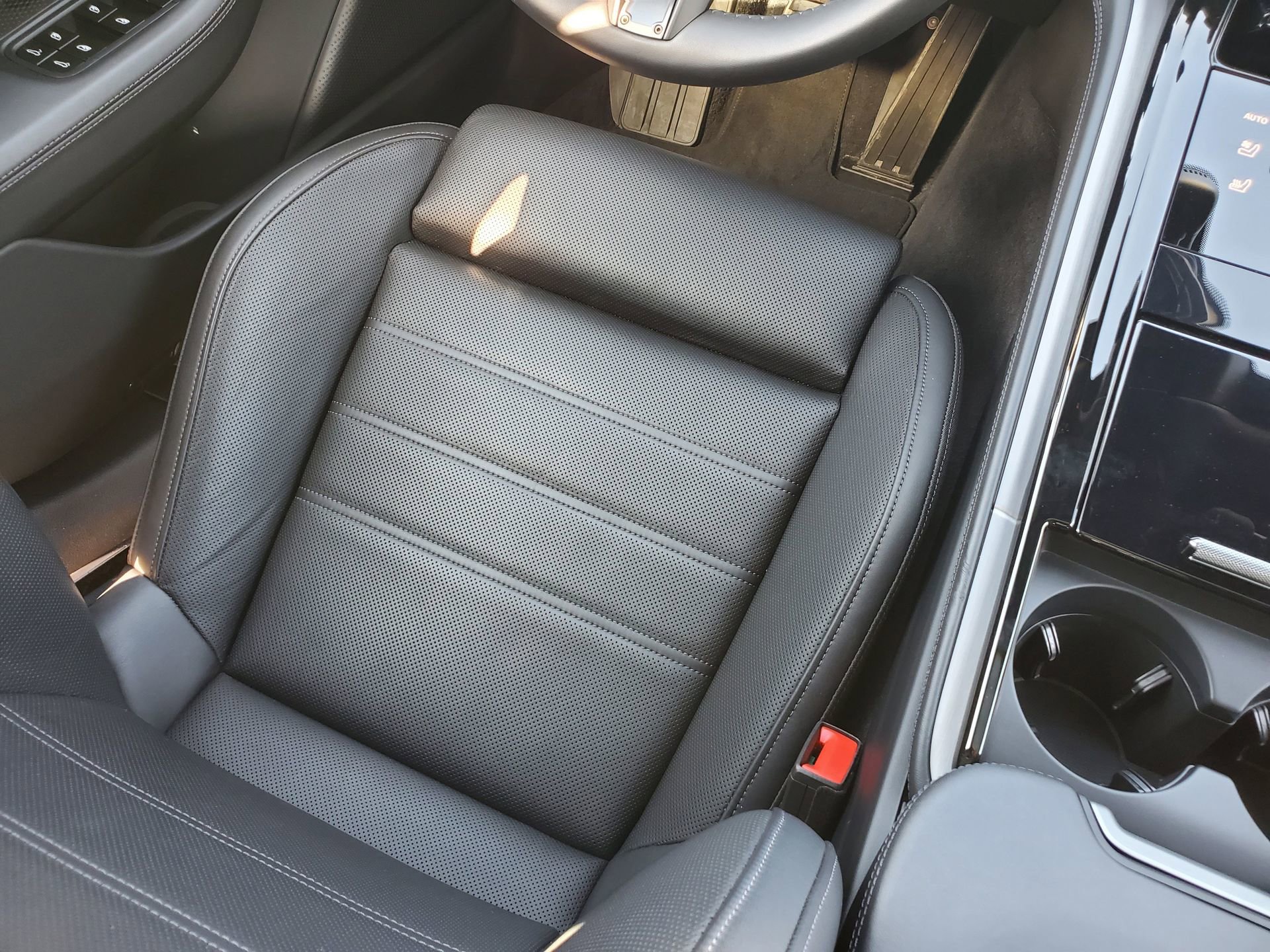 Used 2024 Porsche Panamera w/ Premium Package image 14