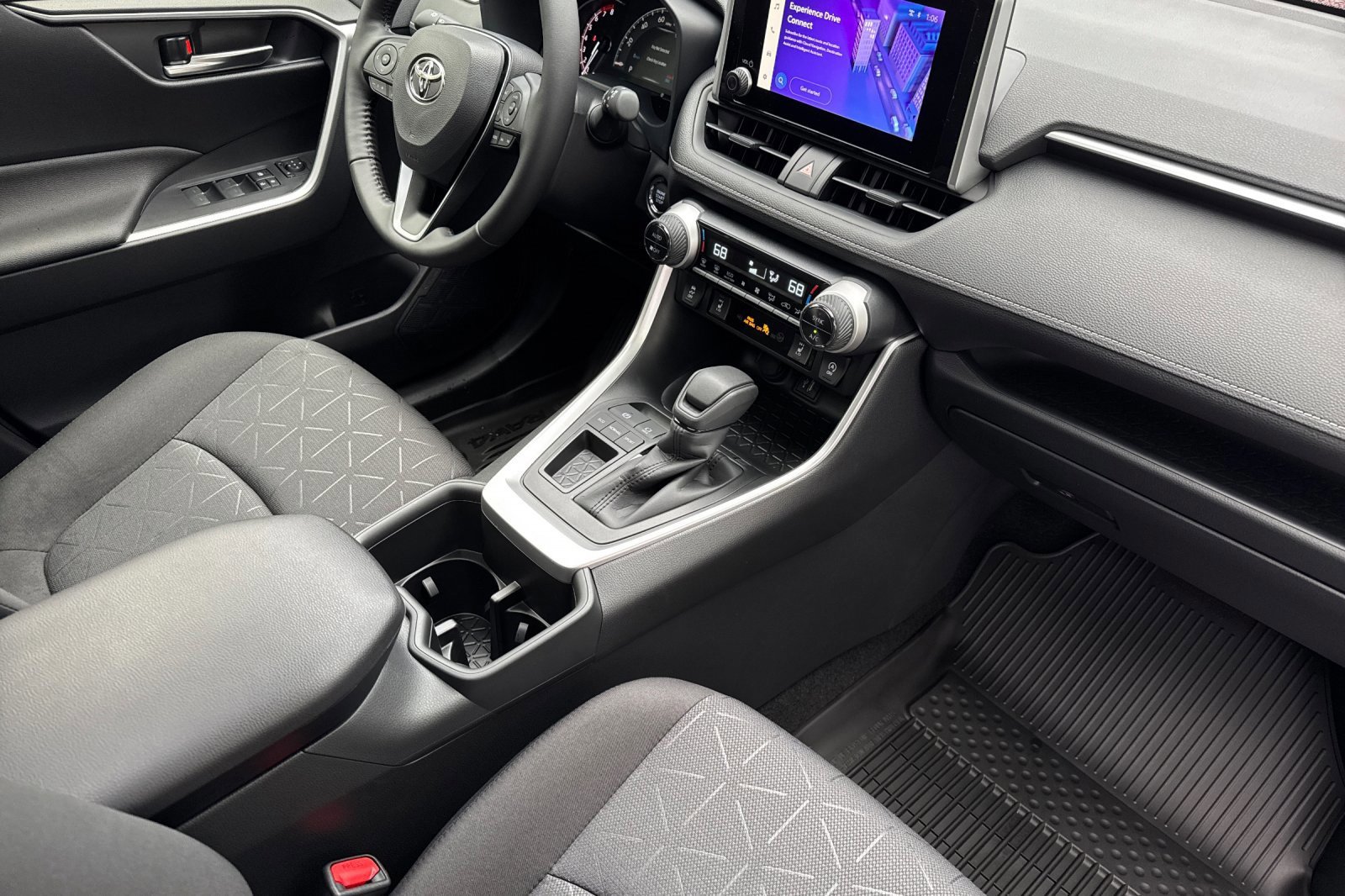 New 2025 Toyota RAV4 XLE image 18