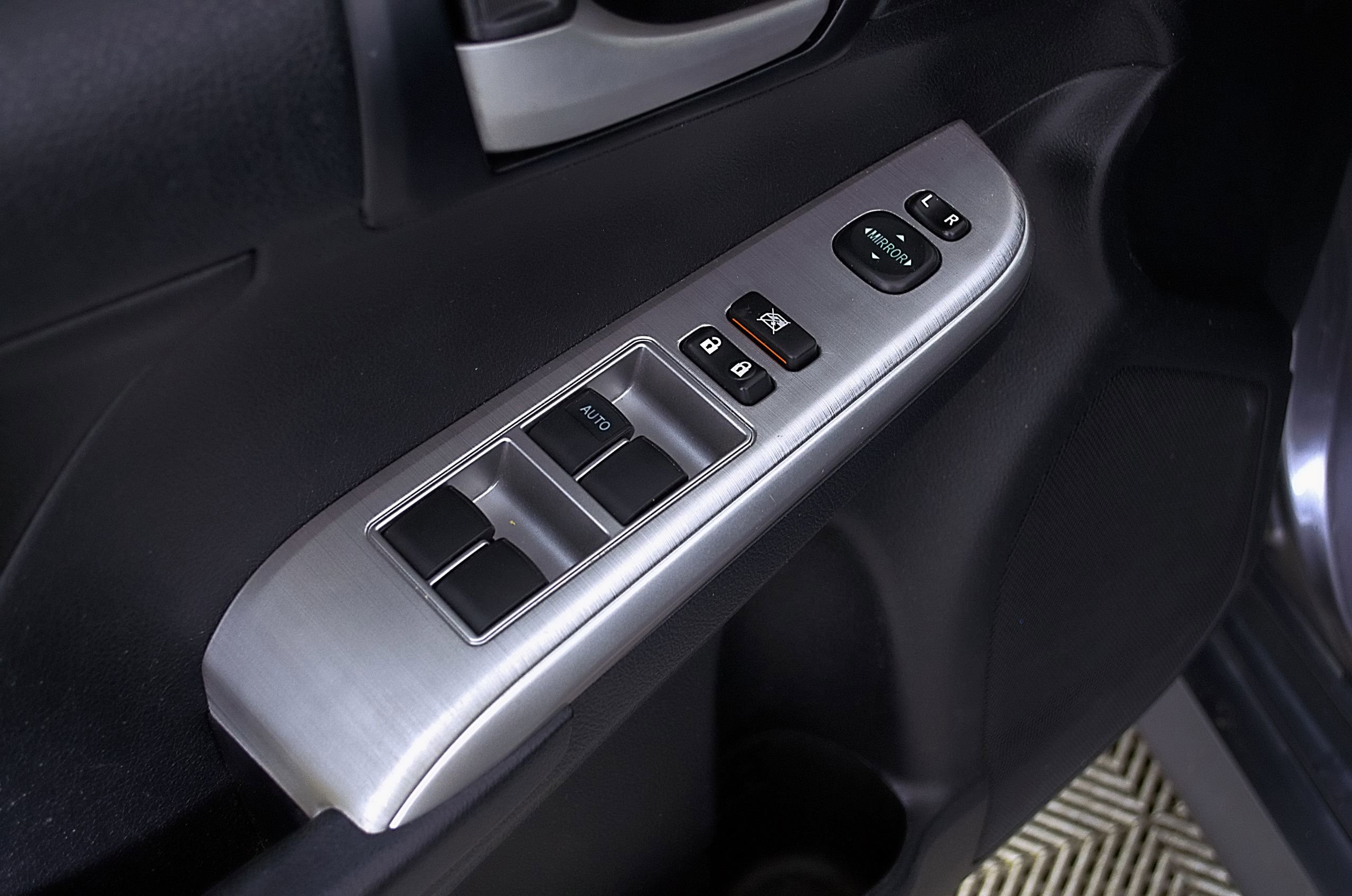 Used 2014 Toyota Camry SE FWD image 15