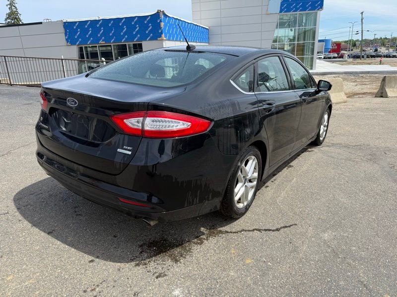 Used 2016 Ford Fusion SE FWD image 8