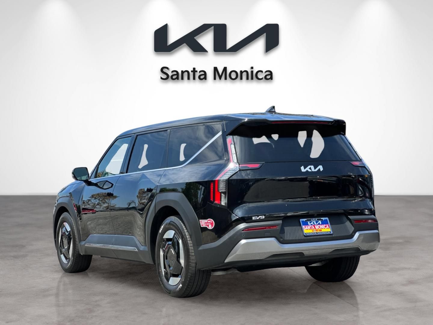 Certified 2024 Kia EV9 Light Long Range RWD image 4