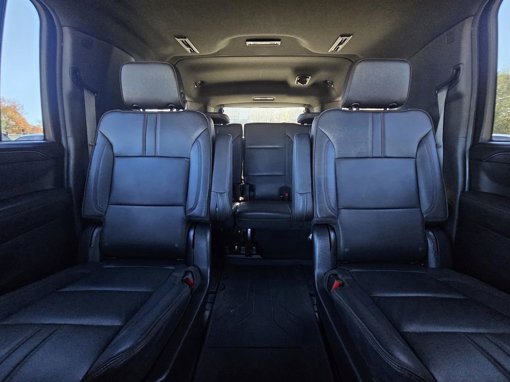 Used 2023 Chevrolet Suburban RST w/ Sport Performance Package image 32