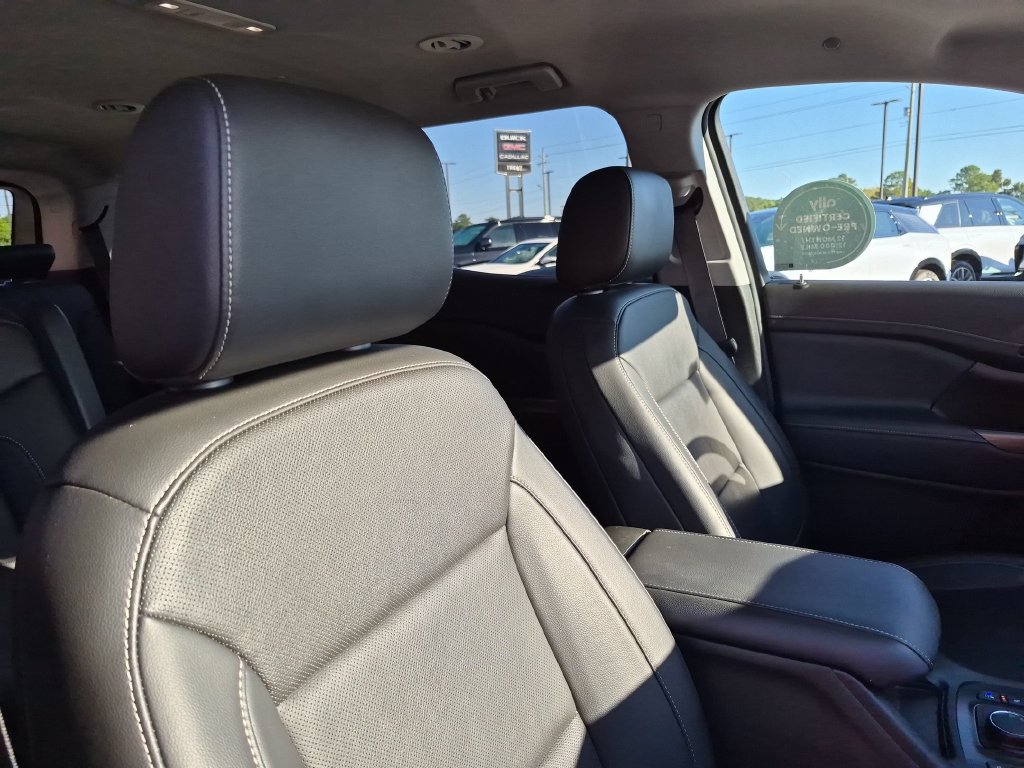 Used 2023 GMC Acadia SLT w/ Technology Package FWD image 33