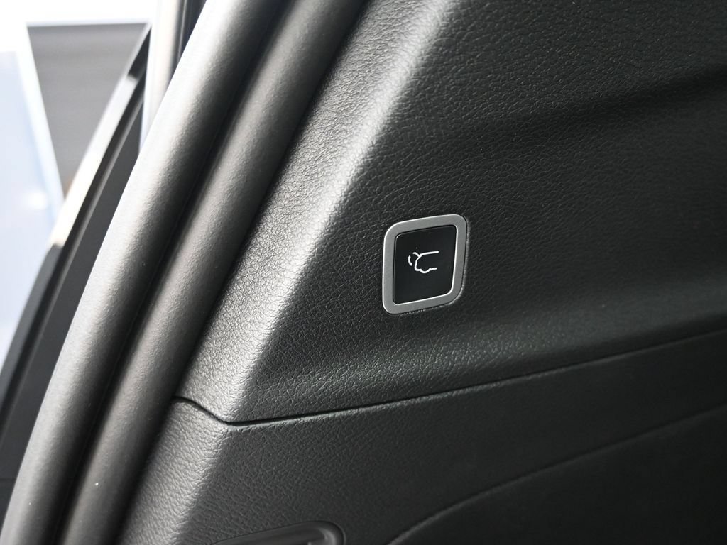 New 2026 Chrysler Pacifica Select FWD image 21