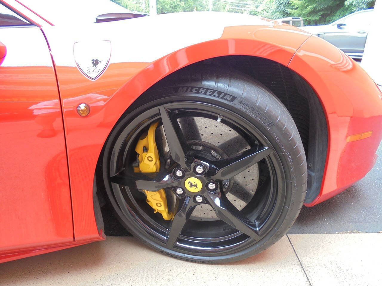 Used 2017 Ferrari 488 GTB RWD image 29