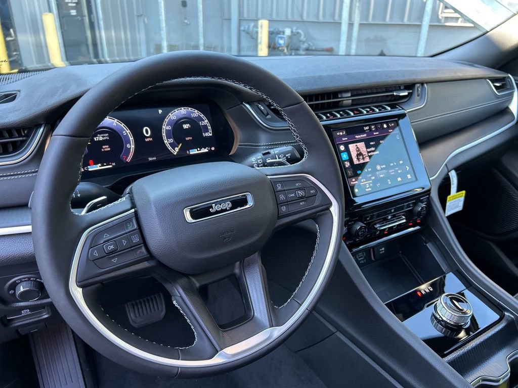 New 2025 Jeep Grand Cherokee Altitude image 45