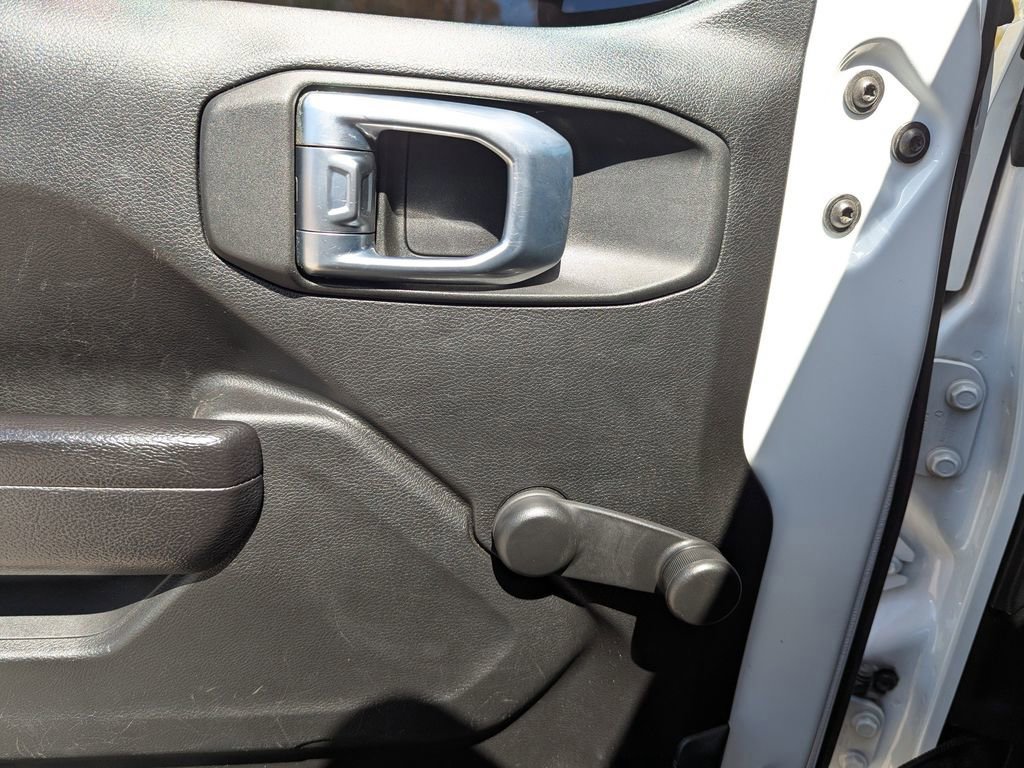 Used 2022 Jeep Gladiator Sport image 14