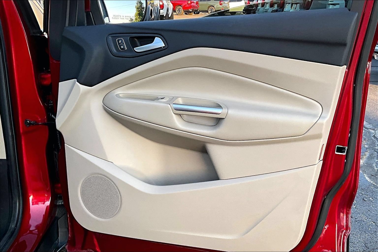 Used 2017 Ford Escape Titanium FWD image 17