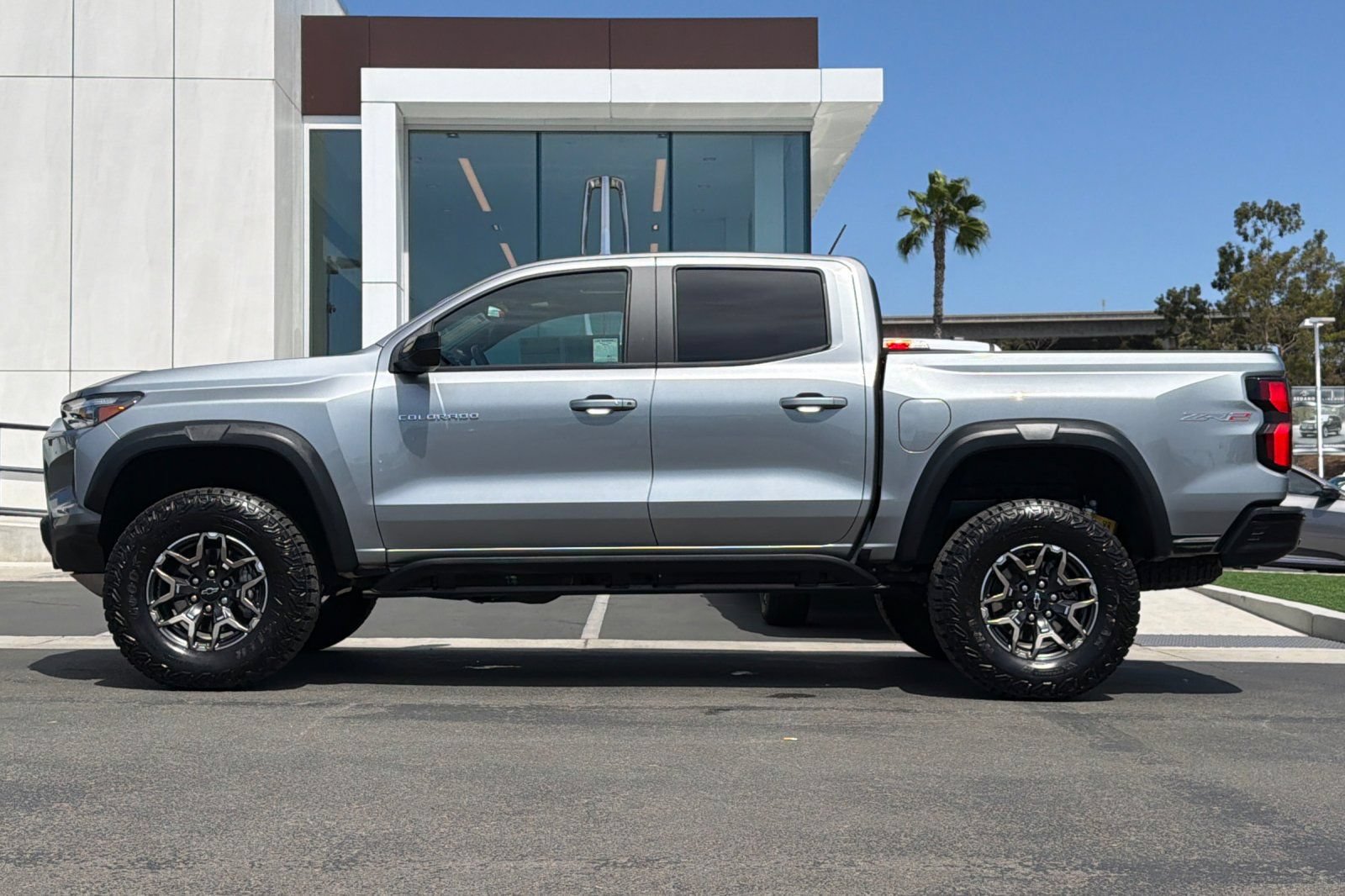 Used 2025 Chevrolet Colorado ZR2 AWD/4WD image 6