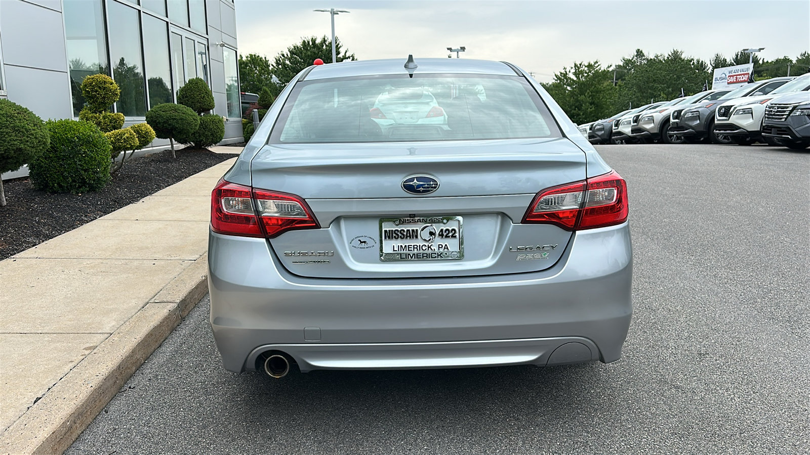 Used 2017 Subaru Legacy 2.5i Premium w/ Popular Package #1 AWD/4WD image 5